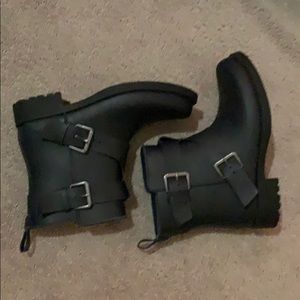 Like-new, only worn once ankle rain boots